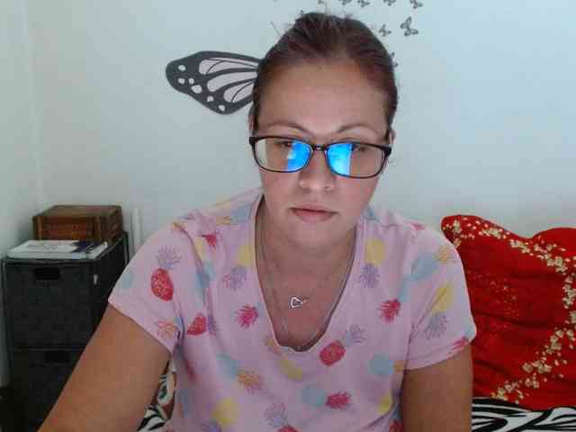 LadyHellene webcam