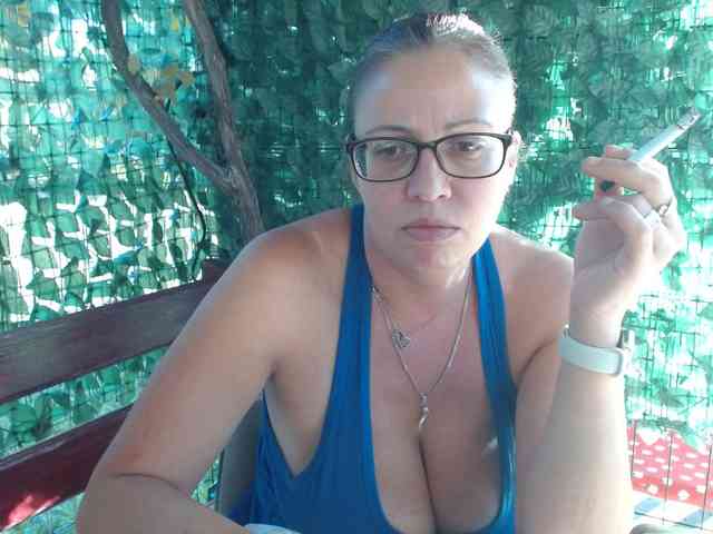 LadyHellene webcam