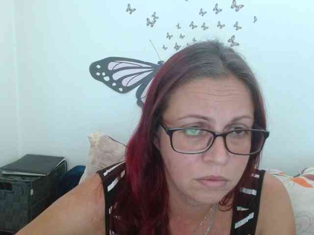 LadyHellene webcam