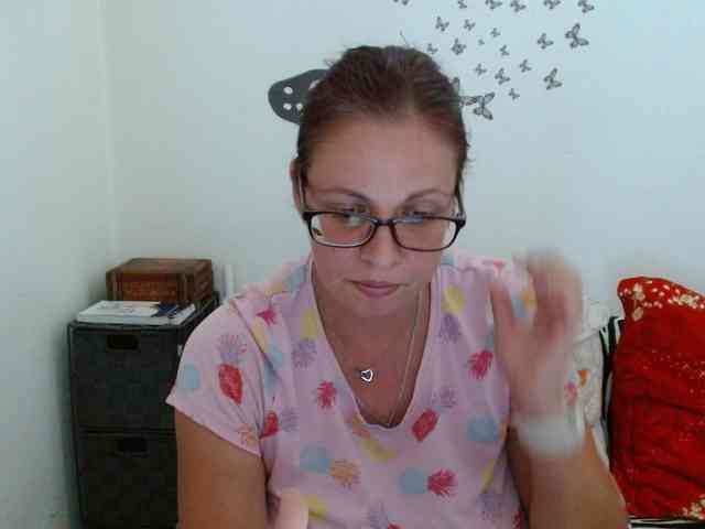 LadyHellene webcam
