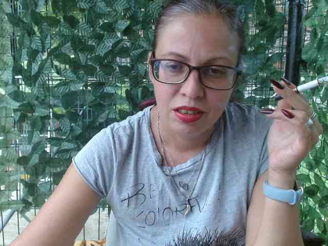 LadyHellene webcam