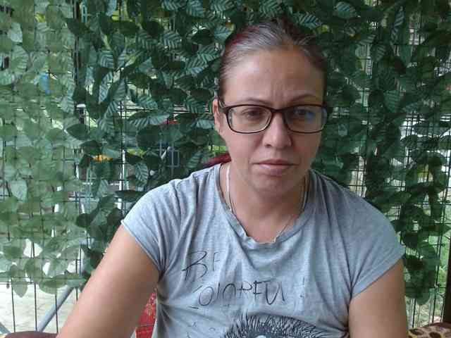 LadyHellene webcam
