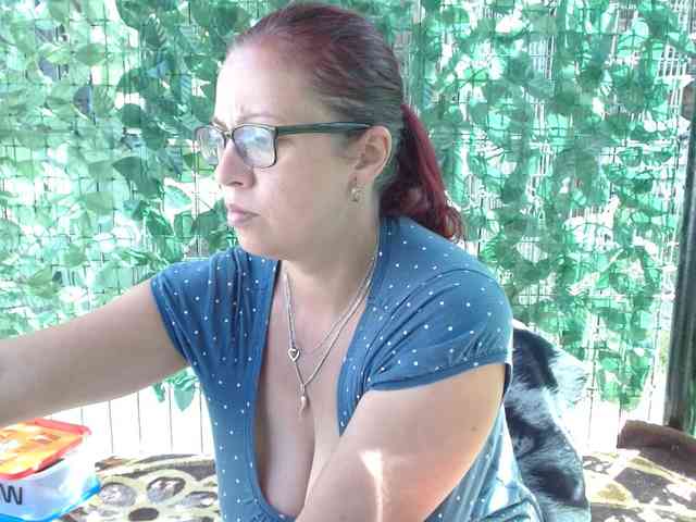 LadyHellene webcam