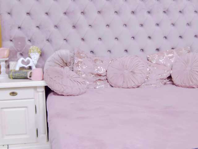 PenelopeLynnx's BongaCams show and profile