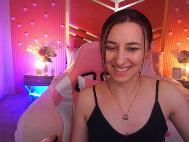 RoxyRayy live cam on BongaCams