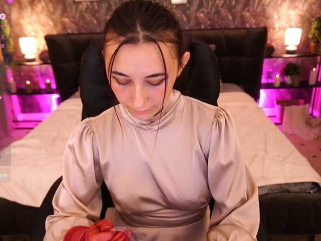 RoxyRayy, live now on BongaCams