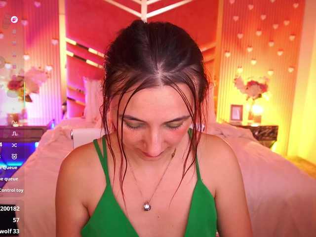 RoxyRayy live webcam show