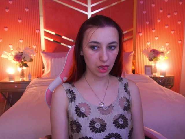 RoxyRayy live cam on BongaCams