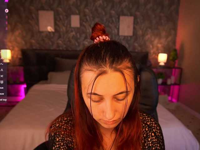 RoxyRayy live cam on BongaCams