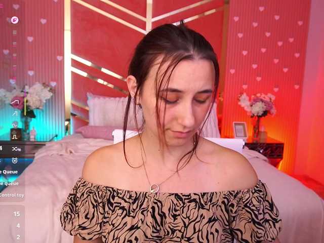RoxyRayy live cam on BongaCams