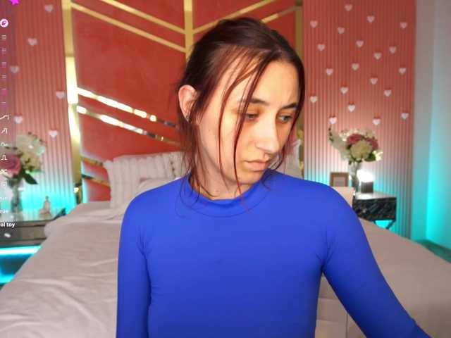 RoxyRayy live cam on BongaCams