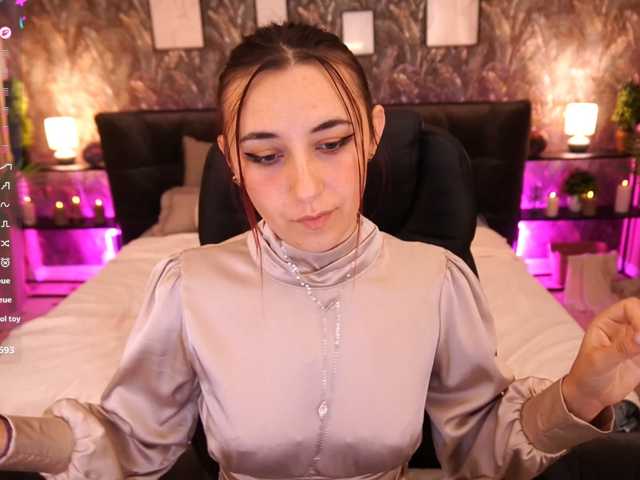 RoxyRayy, en directo ahora en BongaCams
