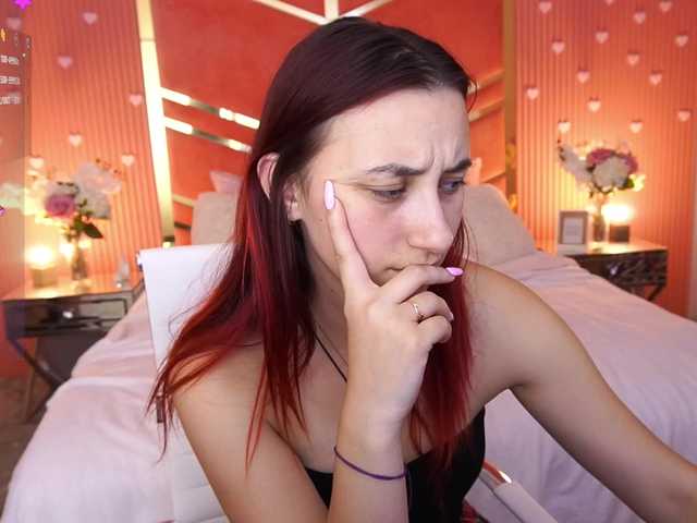 RoxyRayy live cam on BongaCams