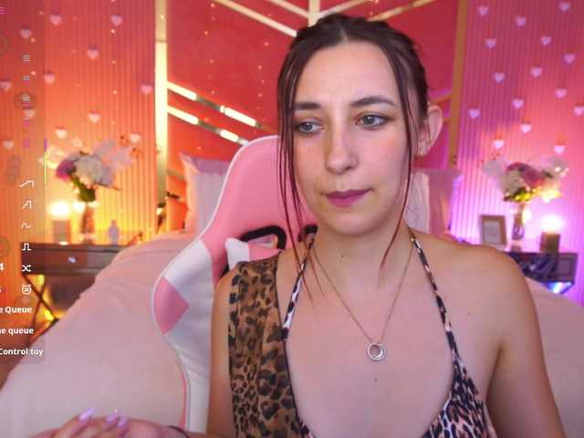 RoxyRayy live cam on BongaCams