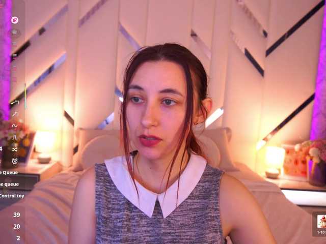 RoxyRayy live cam on BongaCams
