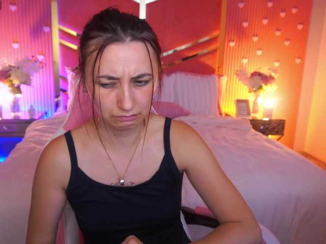 RoxyRayy live cam on BongaCams