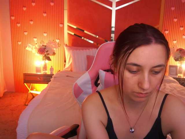 RoxyRayy live cam on BongaCams