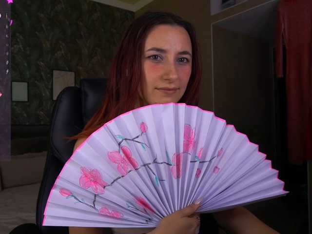 RoxyRayy, en directo ahora en BongaCams