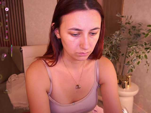 RoxyRayy live webcam show