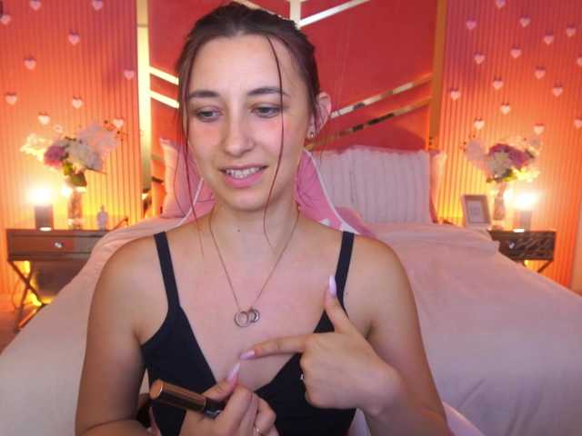 RoxyRayy live cam on BongaCams