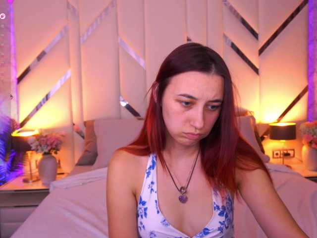 RoxyRayy live cam on BongaCams