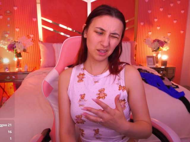 RoxyRayy live cam on BongaCams
