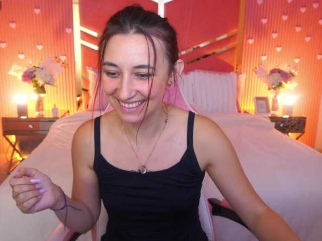 RoxyRayy live cam on BongaCams