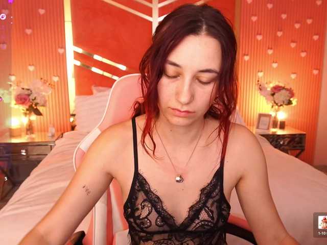 RoxyRayy live cam on BongaCams