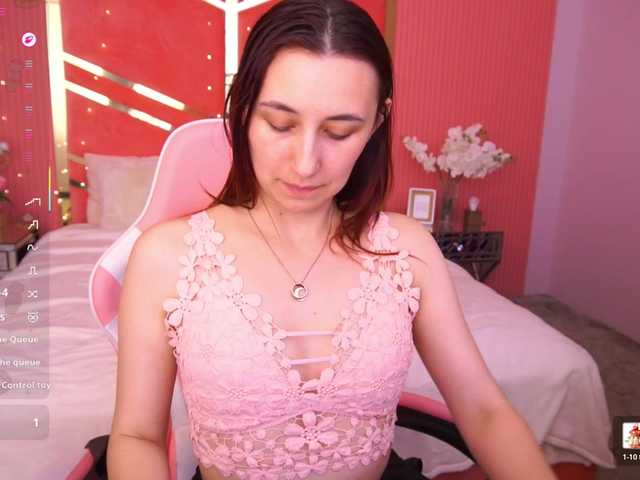 RoxyRayy live cam on BongaCams