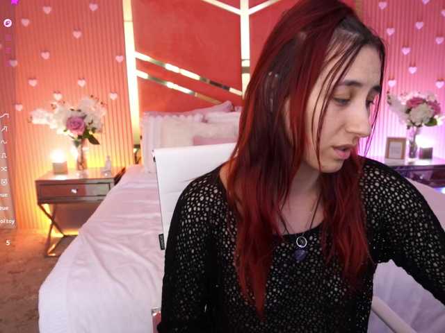 RoxyRayy live cam on BongaCams
