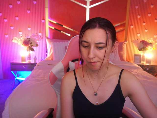 RoxyRayy live cam on BongaCams