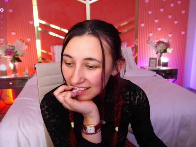 RoxyRayy live cam on BongaCams