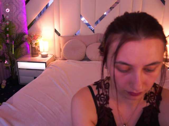 RoxyRayy live cam on BongaCams
