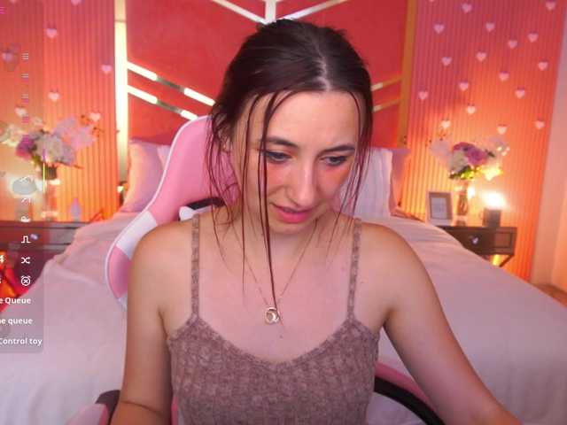 RoxyRayy live cam on BongaCams