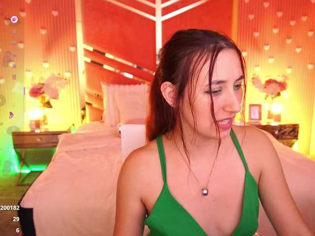 RoxyRayy live cam on BongaCams