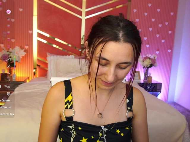 RoxyRayy live cam on BongaCams