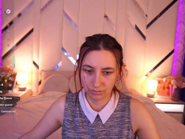 RoxyRayy live cam on BongaCams