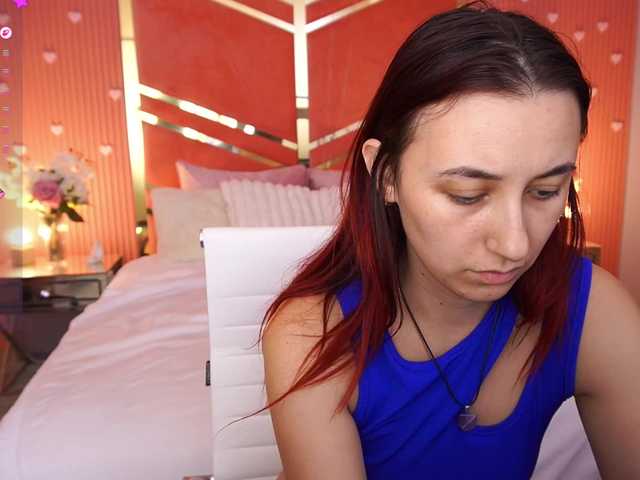 RoxyRayy live cam on BongaCams