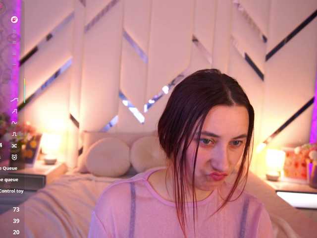 RoxyRayy live cam on BongaCams