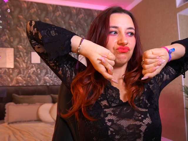 RoxyRayy live cam on BongaCams