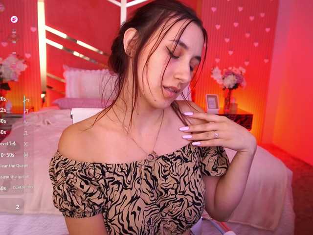 RoxyRayy live cam on BongaCams