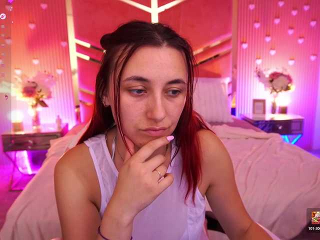 RoxyRayy live cam on BongaCams