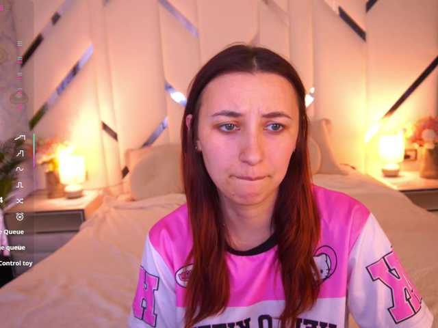 RoxyRayy live cam on BongaCams