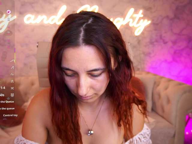RoxyRayy live webcam show