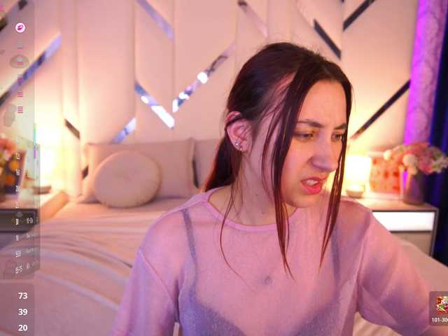 RoxyRayy live cam on BongaCams