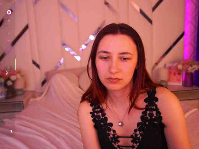RoxyRayy Live Webcam on BongaCams
