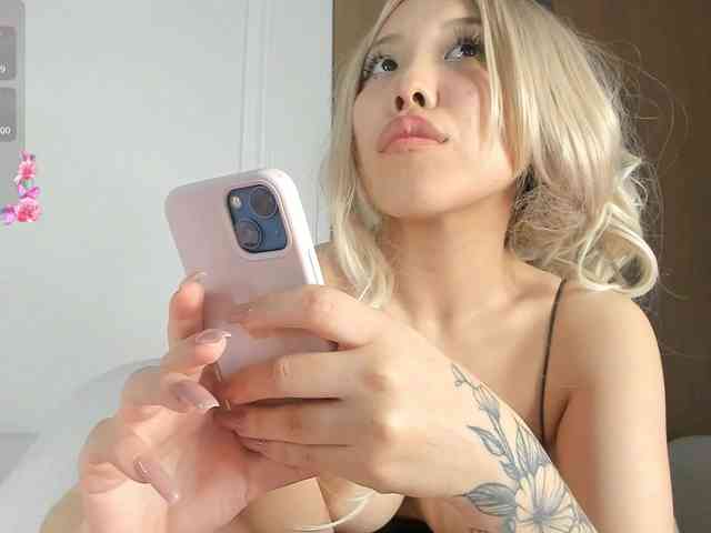AnzuKim webcam