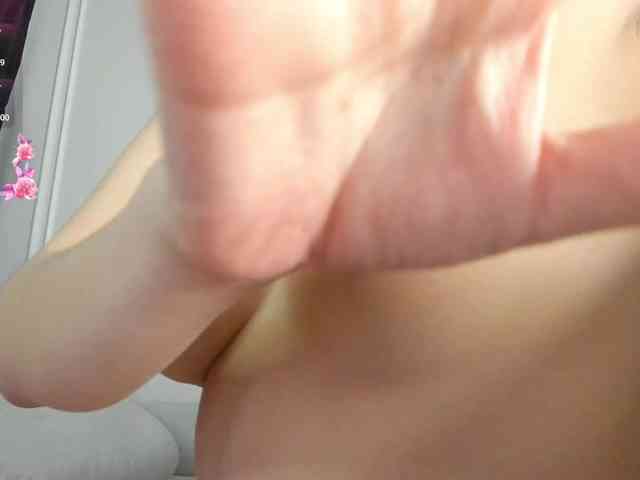 AnzuKim webcam