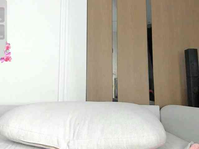 AnzuKim webcam