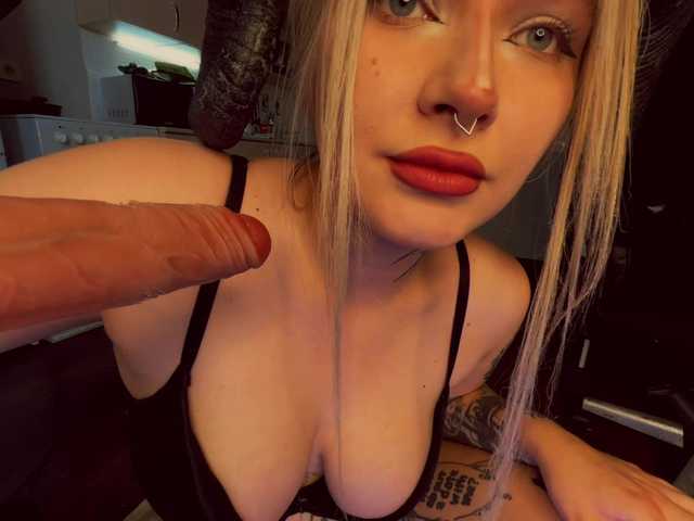 xinsic live cam on BongaCams